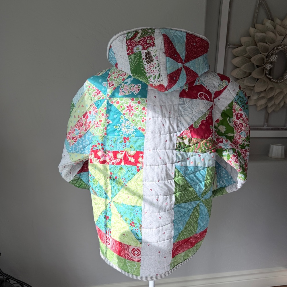 Hand Made Patchwork Christmas Winter Team Quilt Jacket with Hood Size M/L - Picture 6 of 14